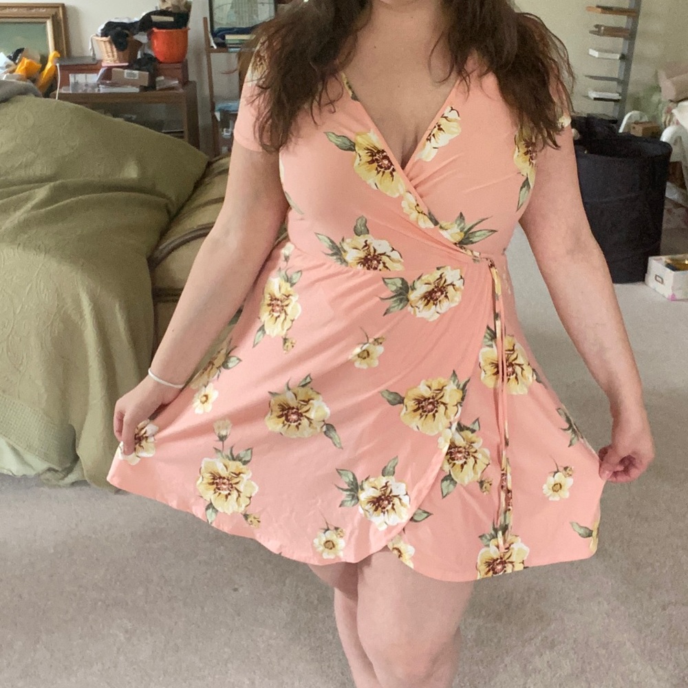 CLOSET SALE Peach floral faux wrap dress
